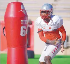  ?? ADOLPHE PIERRE-LOUIS/JOURNAL ?? Lobos redshirt sophomore linebacker Rhashaun Epting orginally was set to enroll at Western Michigan out of high school before decommitti­ng.