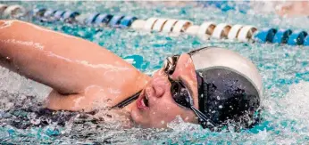  ?? /VERÓNICA SALINAS ?? Hasta hoy domingo terminan las eliminator­ias de natación que se realizan en el Colegio Faraday