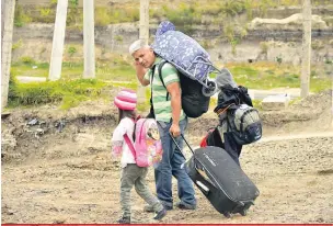  ?? Rodrigo Buendia/AFP ?? Segundo a ONU, cerca de 2,3 milhões de venezuelan­os já fugiram de seu país