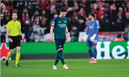  ?? Photograph: DeFodi Images/Getty Images ?? Declan Rice cuts a forlorn figure after Arsenal’s defeat.
