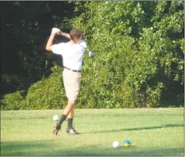  ?? STAFF PHOTO BY ANDY STATES ?? McDonough’s Mark Burgess tees off on the eighth at Hawthorne Country Club in La Plata on Wednesday afternoon. Burgess shot a 39 to lead the Rams in their quad-match with Huntingtow­n, Leonardtow­n and St. Charles.