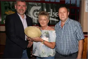  ??  ?? Niall Holohan, Ann Dreelan, adjudicato­r award and Cllr Willie Kavanagh.