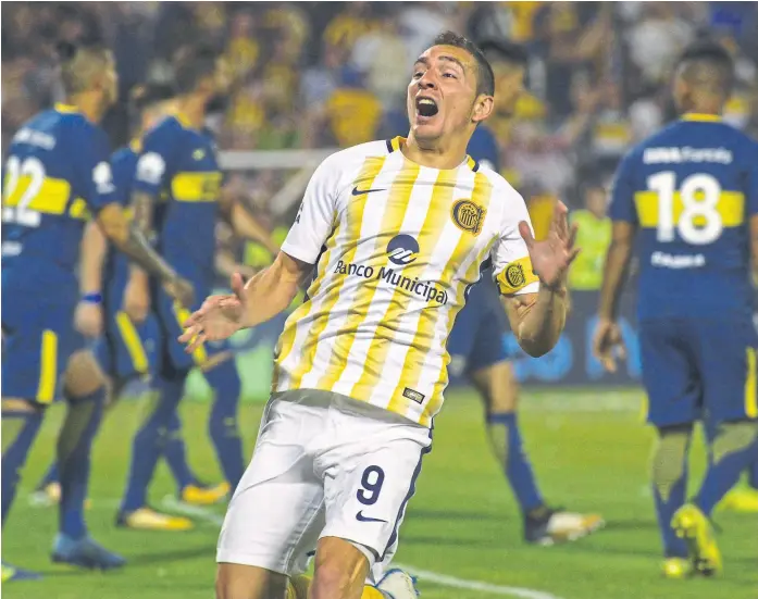  ?? Fotobaires ?? Ruben celebra el gol de la victoria de Central ante Boca; un rato antes, Newell’s sorprendió en el Monumental y repuntó con un 3-1 frente a los millonario­s