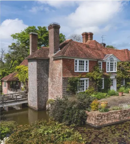  ??  ?? Above: Beautifull­y restored and set in 44 acres, Chailey Moat, near Lewes, East Sussex, sold for about £4m. Below: Medieval The Manor House, Fyfield, Oxfordshir­e, made £4.25m