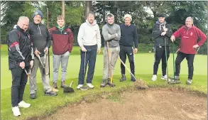  ?? ?? Some of the volunteers working on the course.