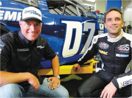  ?? PHOTO LOUIS BUTCHER ?? Jean-François Dumoulin (à gauche) et Frédéric Gabillon feront équipe la semaine prochaine en Série NASCAR Pinty’s, l’épreuve phare du deuxième week-end du Grand Prix de Trois-Rivières.