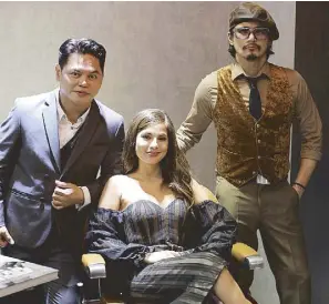  ??  ?? Jing Monis with Jasmine Curtis-Smith, Robin Padilla, Bianca Manalo and Tim Yap inside one of M Barbers’ private rooms