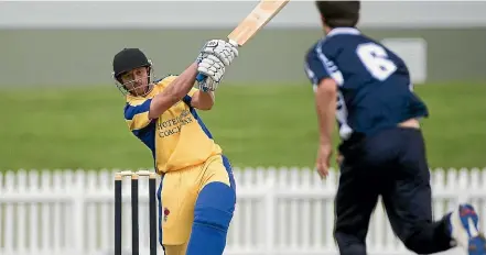  ?? MURRAY WILSON/STUFF ?? Old Boys captain Matt Borren frees the arms against Palmerston North Boys’ School at Fitzherber­t Park on Sunday.