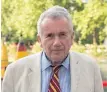  ??  ?? FORMER journalist turned British MP Martin Bell had to have his skull rebuilt after tripping over his suitcase at London’s Gatwick Airport.