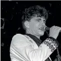  ?? PHOTO: FAIRFAX NZ ?? Tim Finn at Sweetwater­s, 1981.