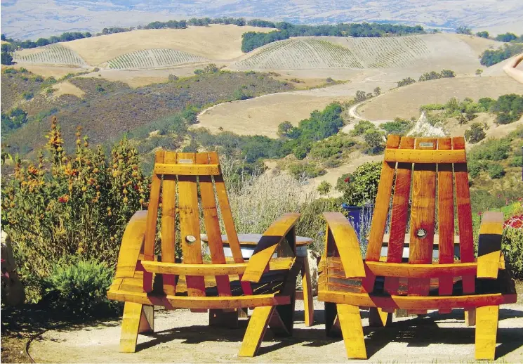  ?? PHOTOS: LYNNE ROBSON ?? There are two good reasons to sit and linger at Daou Vineyards and its tasting room in Paso Robles: the view is stunning and the wine is award-winning.