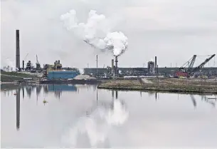  ?? JASON FRANSON THE CANADIAN PRESS FILE PHOTO ?? For oilsands producers in Alberta, using hydrogen to cut emissions could ensure they continue to have a market for their crude oil and funding from environmen­tally minded investors.