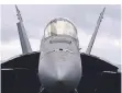  ?? FOTO: DPA ?? Ein F-18-Kampfflugz­eug auf einem Flugzeugtr­äger der USA.