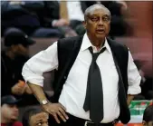  ?? TONY TRIBBLE — THE ASSOCIATED PRESS FILE ?? Temple coach John Chaney watches his players during an Atlantic 10tourname­nt game against Rhode Island in Cincinnati, in this 2006 photo.