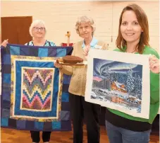  ??  ?? From left, Helen Grant, Joan Lee and Kelly Phelan with their winning entries. Ref:133774-5