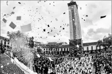  ?? CORTESÍA MUNICIPIO de loja ?? • El pregón se hizo ayer en la plazoleta de San Sebastián con los alumnos de unas 40 unidades educativas.