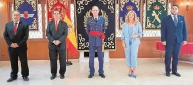  ?? ABC ?? De izquierda a derecha, Raul Elola, Fernando Mairata, general de División Rafael Garcia Hernandez, EVA Alvarez del Manzano, Alfredo Leonard Lamuño de Cuetos//