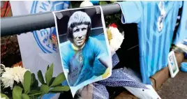  ??  ?? Touching tribute: Man City mark the passing of Colin Bell