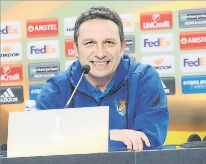  ?? FOTO: UNCITI ?? Eusebio Sacristán sonríe durante la rueda de prensa que ofreció ayer por la tarde en Anoeta