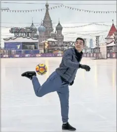  ??  ?? SOBRE EL HIELO. Javier Fernández hizo una exhibición en Moscú.