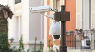  ?? (Illustrati­on Cyril Dodergny) ?? L’homme a été filmé par des caméras urbaines en train de détériorer une caméra de vidéosurve­illance de la galerie marchande du Métropole.