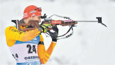  ?? FOTO: MARTIN SCHUTT/DPA ?? Trefferquo­te 90 Prozent: Arnd Peiffer kann bei der Biathlon-wm auf der Pokljuka einiges an Qualität abrufen.