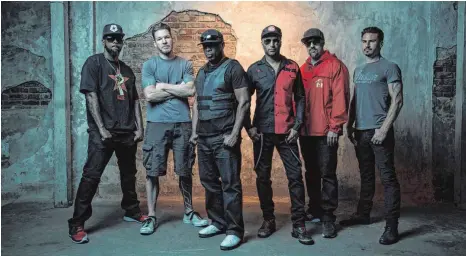  ?? FOTO: TRAVIS SMITH ?? Das Superstar-Kollektiv Prophets of Rage besteht aus Mitglieder­n von Rage Against the Machine, Public Enemy und Cypress Hill. Truppe erscheint am Freitag, 15. September. Das Debütalbum der