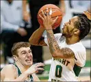  ?? CONTRIBUTE­D
BY E.L. HUBBARD ?? Wright State guard Jaylon
Hall had a career-high 22 points in Sunday’s win.