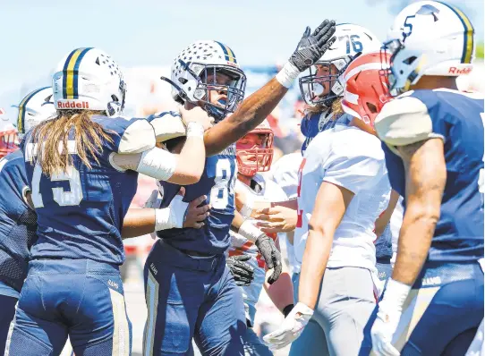  ?? MIKE CAUDILL/FREELANCE ?? Lafayette’s Donald Gatling signals for a first down during the first half of last Saturday’s Class 3 state championsh­ip game at Wanner Stadium.