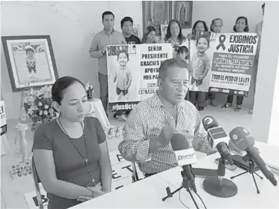  ?? /HUGO SÁNCHEZ SÁNCHEZ ?? Conferenci­a de prensa de la familia de Damián N, fallecido en guardería tuxtleca/H.