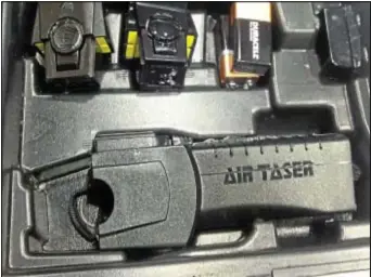  ?? Photos courtesy of RADNOR POLICE DEPARTMENT ?? Police say suspect John Felder used the Taser pictured above on his kidnapping target when the man opened his door in Villanova.