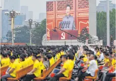  ?? FOTO: WANG ZHAO/AFP ?? Chinas Präsident Xi Jinping spricht anlässlich des 100. Geburtstag­es seiner Partei im Sommer vor Anhängern in Peking.