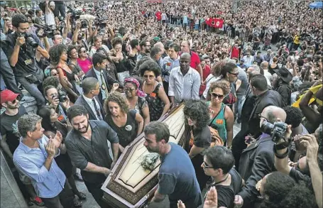  ?? Antonio Lacerda EPA/Shuttersto­ck ?? THE COFFIN of Councilwom­an Marielle Franco arrives at City Hall in Rio. Her death stirred protests in Rio, Sao Paulo and other cities.