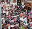  ?? Foto: afp ?? Der Women’s March wurde zur Abrech nung mit Donald Trump.