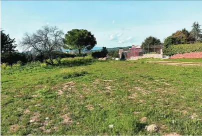  ??  ?? La finca, de 1.148 metros cuadrados, está en una urbanizaci­ón privada