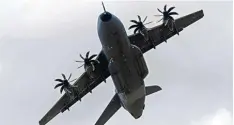  ?? Foto: Christophe Archambaul­t, afp ?? Airbus Militärtra­nsporter A400M: Die Bundeswehr findet keine Käufer für ihre über zähligen Transall Nachfolger.