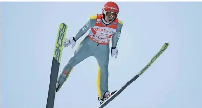  ?? FOTO: ARNE DEDERT/DPA ?? Richard Freitag springt im ersten Durchgang von der Mühlenkopf­schanze im hessischen Willingen.