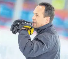  ?? FOTO: DPA ?? Zieht – zumindest in Deutschlan­d – bald seine Handschuhe aus: Eishockey-Nationaltr­ainer Marco Sturm hört auf