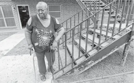  ?? Melissa Phillip photos / Houston Chronicle ?? Rosa Lee Dove, whose west Wharton apartment was flooded in recent storms that pummelled the Houston region, hopes to get a motel voucher. She’s staying in a relative’s second-floor apartment, but surgery makes climbing the steps difficult.