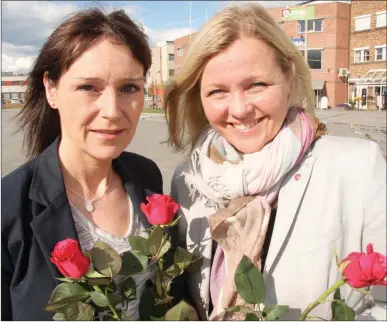  ??  ?? VIL HA SKIFTE: Partisekre­taer Kjersti Stenseng mener Finnmark er bedre tjent med en Ap-regjering, her sammen med Alta-ordfører Monica Nielsen. (Foto: Rolf Edmund Lund)