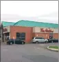  ?? DAILY ABDUL LATHEEF / CHINA ?? Motorists line up at a Tim Hortons drive-thru in Toronto, Canada.