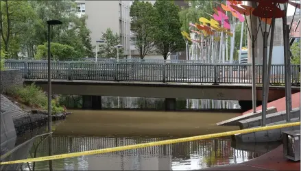  ?? Pictures: Kirsty Anderson ?? The flooding led to the Cowcaddens underpass being closed