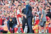  ?? AFP ?? According to British media reports, Saturday’s FA Cup final against Chelsea will be Alexis Sanchez’s (left) last in Arsenal colours.