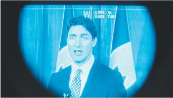  ?? − La Presse canadienne: Frank Gunn ?? Justin Trudeau est aperçu dans l’objectif d’un caméraman, mercredi, à Toronto.