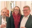  ??  ?? Museumdire­ktor Prof. Harald Kunde und Frau Anne mit Harald Korth (v.r.)