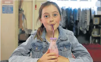  ?? Picture: SUPPLIED ?? SUSTAINABL­E SIPS: Alyx Currin,10, uses her environmen­tally friendly straw