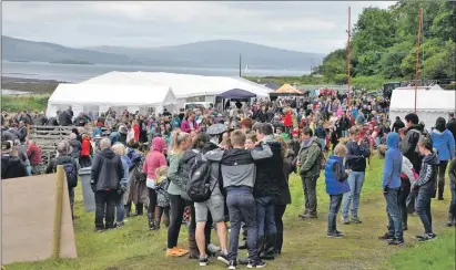  ??  ?? Hundreds flocked to the Glenaros field for the successful show. 16_t33SalenSh­ow06