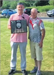  ??  ?? Kenny MacFarlane, winner of ‘Wee Joe’ memorial shield, pictured with runner-up Malcolm McAlpine.