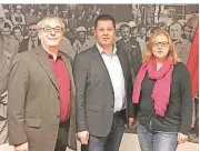  ?? RP-FO-
TO: POGO ?? Atilla Cikoglu (Mitte) mit seinen Stellvertr­etern Harald Hüskes und Anja Reutlinger. Zum Vorstand gehören außerdem Thomas Wenzel, Ursula Elsenbruch, Hajo Schneider und Martina Barwitzki-Graeber.