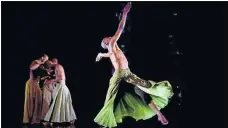  ?? PHOTOS: VAL ADAMSON ?? DANCE MOVES: A dance by Sonia Radebe and Jennifer Dallas that is part of Dance Umbrella